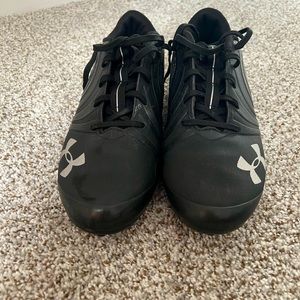 Men’s under armour low top football cleats